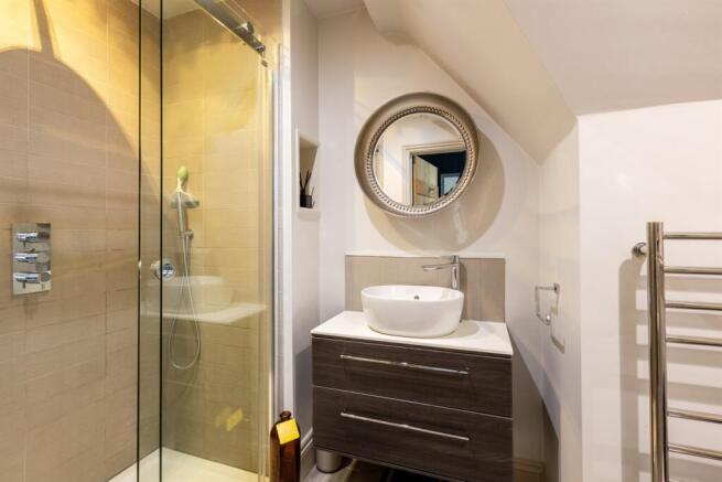 Bedroom 1 EnSuite