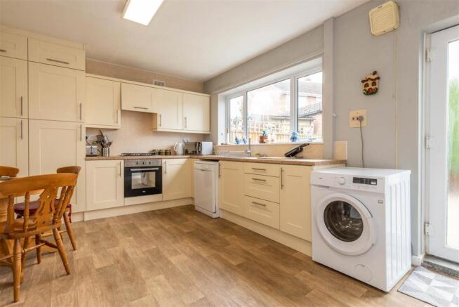 kitchen1.jpg