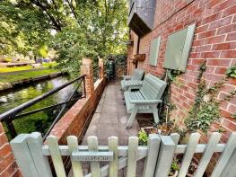 8, Itchen Court, Eastgate Street, Winchester SO23 8RE