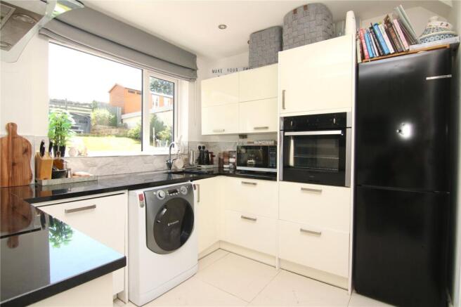 3 bed Semi-Detached for sale Image 6