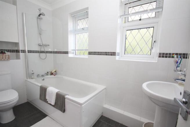 FAMILY BATHROOM