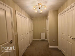 16, Farmingdale Close, Aylesbury HP18 1BD
