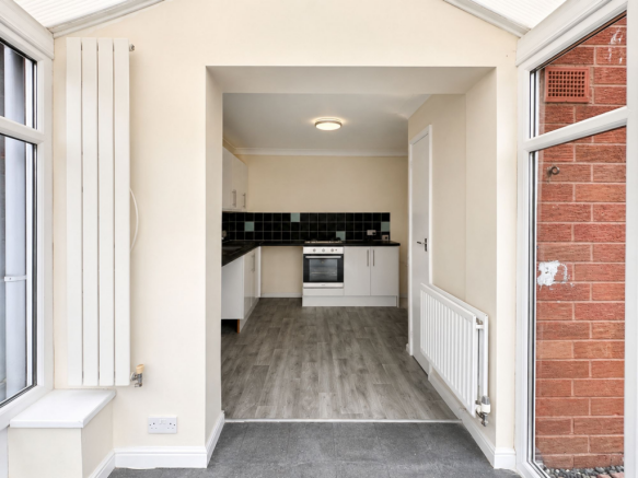 3 bed Terraced to rent Image 6