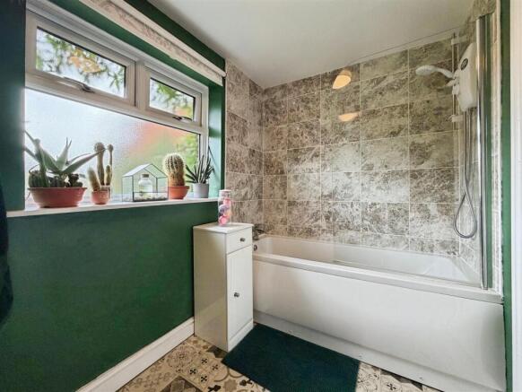 3 bed House for sale Image 11