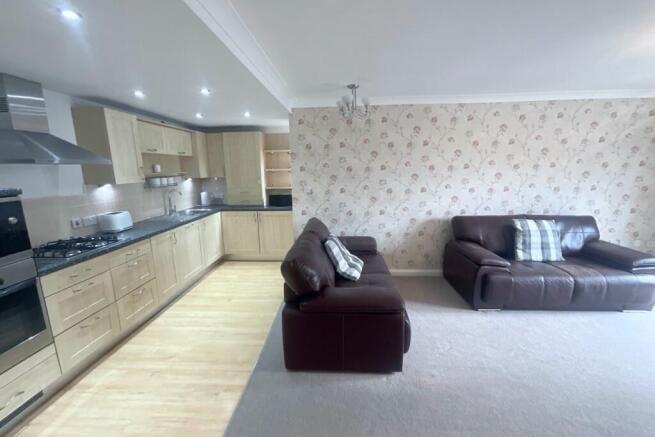 2 bed Flat for sale Image 8