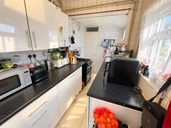 Kitchen 3.png