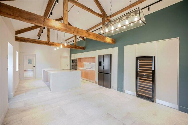 6 bed House for sale Image 4