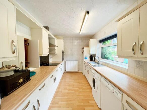 Breakfast Kitchen pic 3.jpg