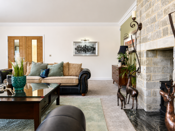 5 bed Detached for sale Image 12