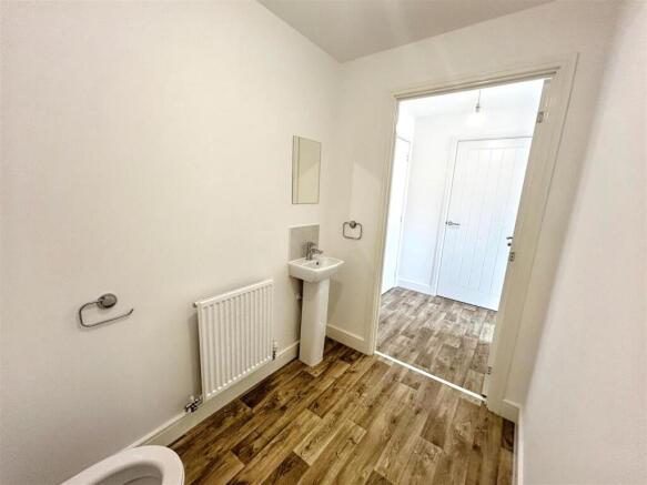 3 bed Semi-Detached to rent Image 11