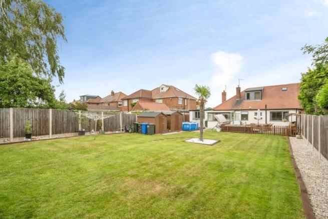 3 bed Semi-Detached Bungalow for sale Image 8
