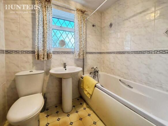 2 bed Semi-Detached Bungalow for sale Image 9
