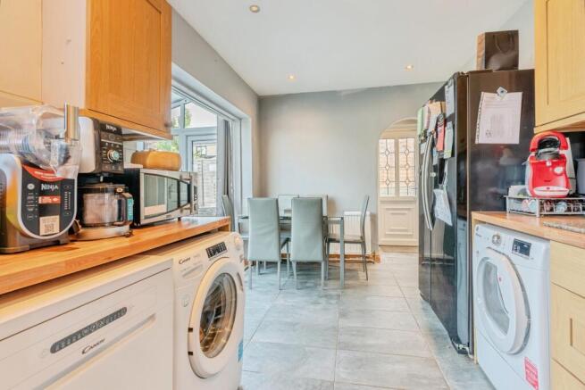 3 bed Semi-Detached for sale Image 7