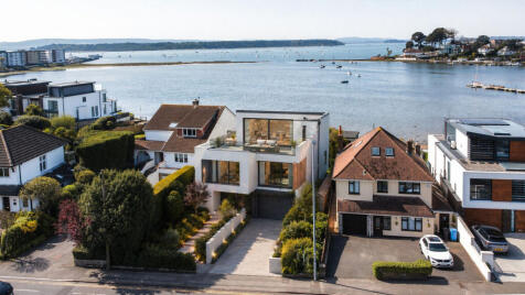 Sandbanks Road, Poole, BH14