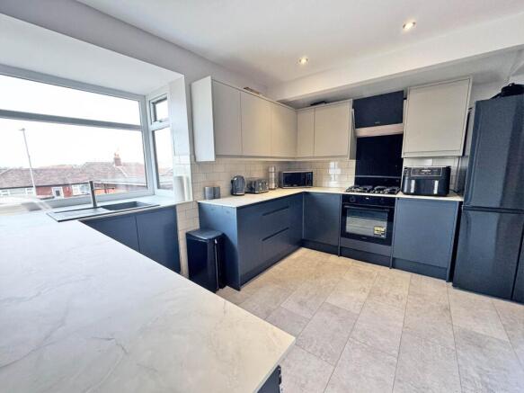 2 bed Semi-Detached Bungalow for sale Image 6