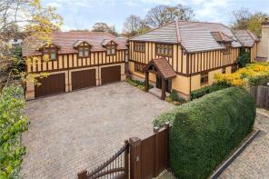 Chanctonbury, Heathley End, Chislehurst BR7 6AB
