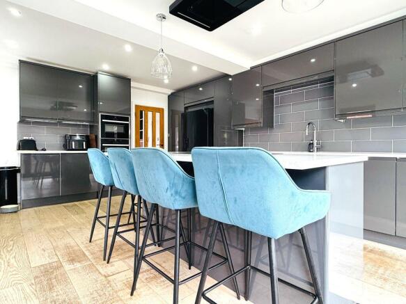 3 bed Semi-Detached for sale Image 10