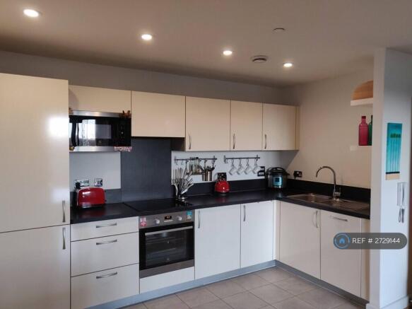 Fully Fitted Kitchen