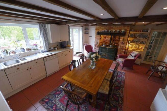 KITCHEN/ BREAKFAST