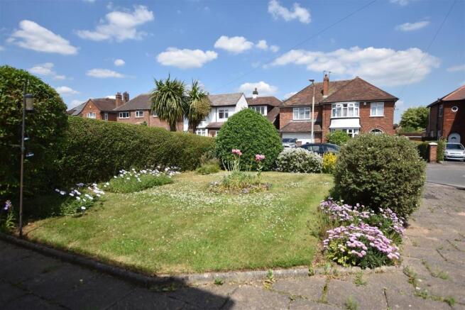 FRONT GARDEN