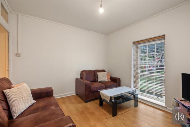 Flat 10, Effingham House Albion Avenue, London SW8