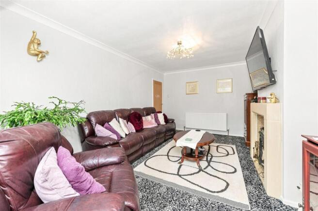 3 bed Semi-Detached Bungalow for sale Image 5