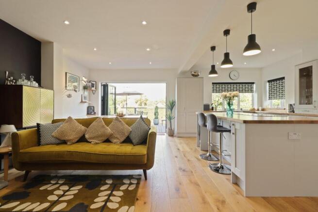 3 bed House for sale Image 9