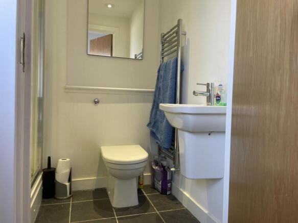 2 bed Apartment to rent Image 7