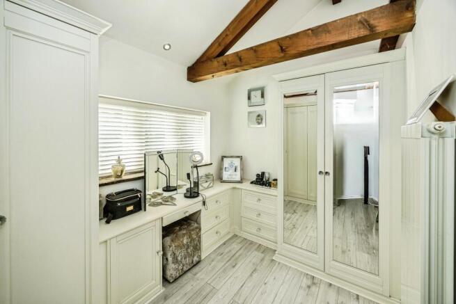 4 bed Detached for sale Image 6