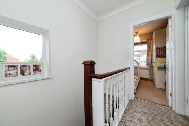 3 bed Semi-Detached for sale Image 11