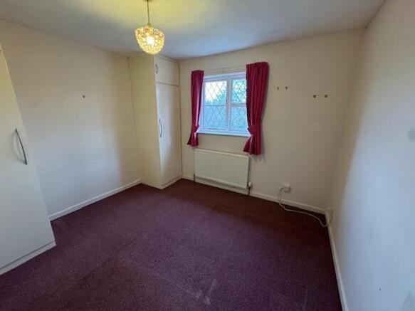 MAIN BEDROOM.jpg