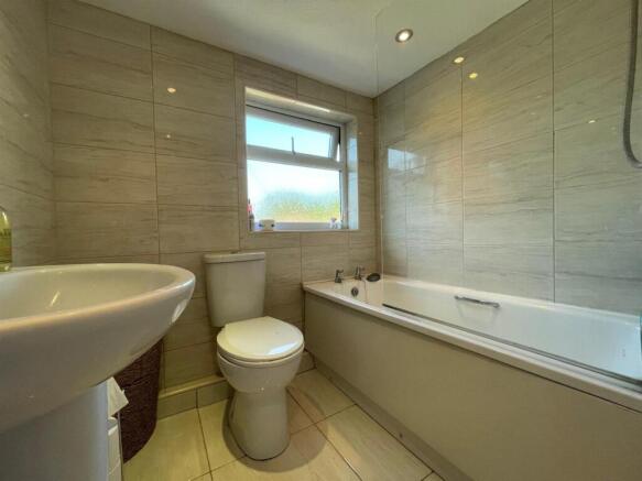 2 bed House for sale Image 8