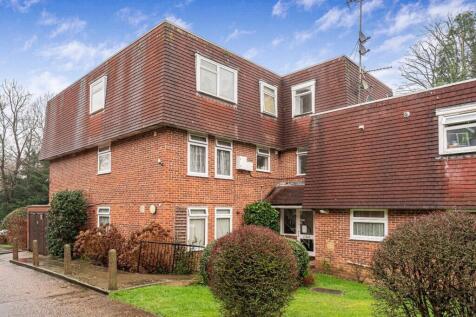 Royston Grove, Pinner, Middlesex, HA5 4HE