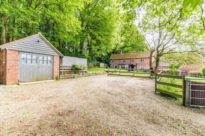 3-bed detached on White Lion Road, Coltishall, £475,000