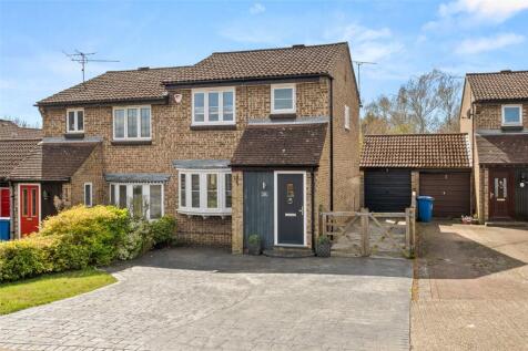 Wargrove Drive, College Town, Sandhurst, Berkshire, GU47