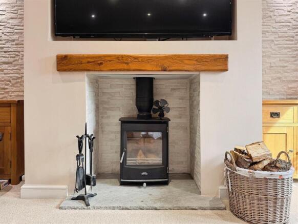 4 bed Detached for sale Image 7