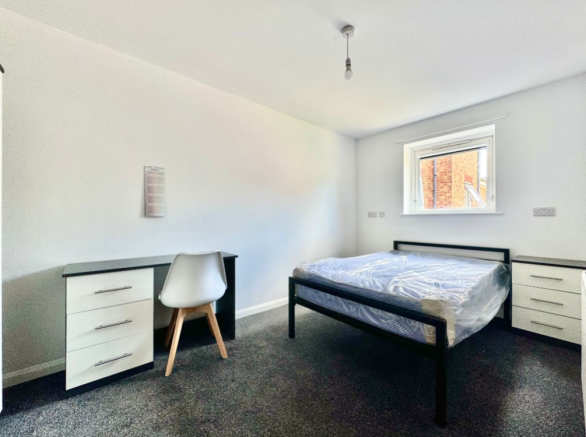 4 bed Terraced to rent Image 6
