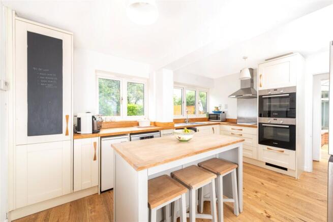 Kitchen/Breakfast Rm