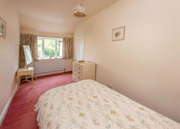 East Mill Cottage-bed3.jpg