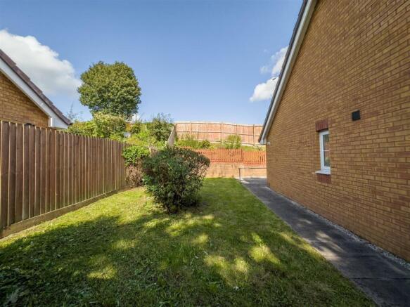 22 Thorncliffe Road-18.jpg