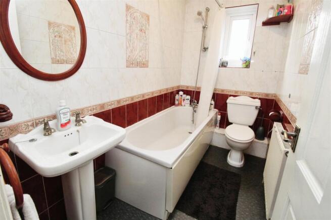 3 bed Semi-Detached for sale Image 9