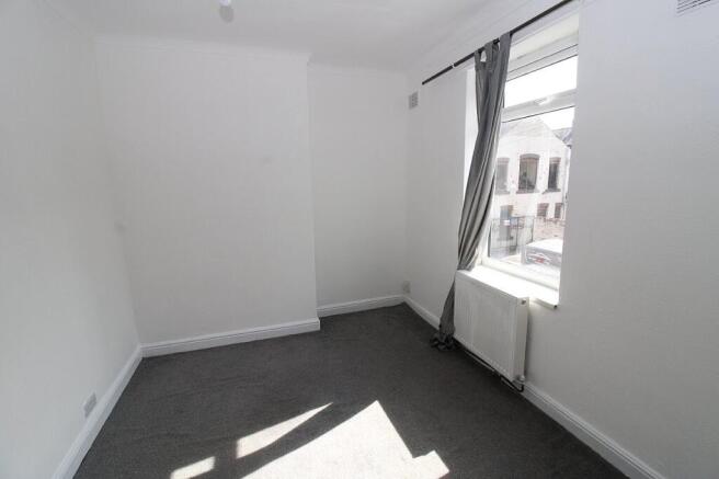 2 bed Terraced for sale Image 6
