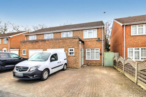 Brewers Close, Farnborough, GU14