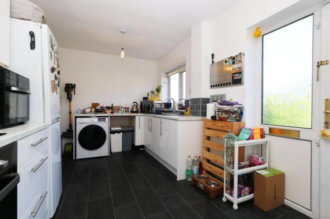 3 bed Terraced for sale Image 11