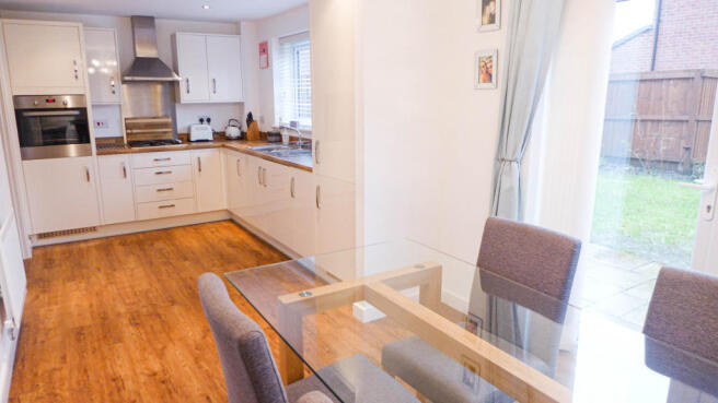 KITCHEN/DINER