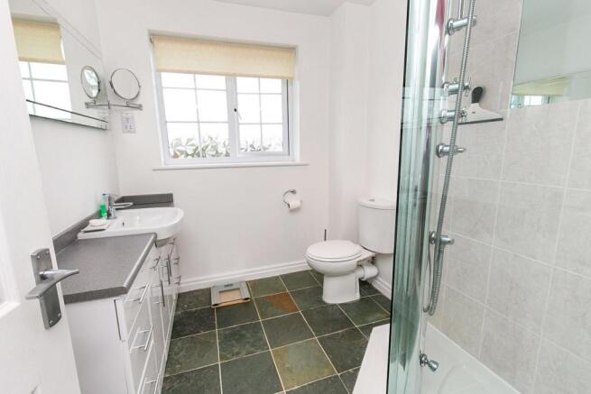Ensuite