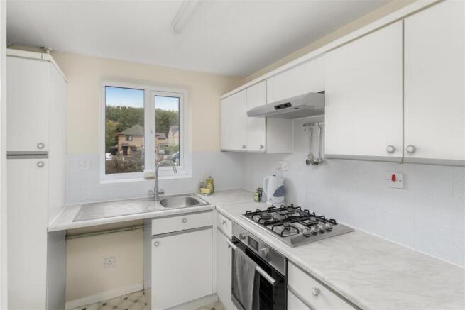 11 Heron Close, Woodford Halse-6.jpg