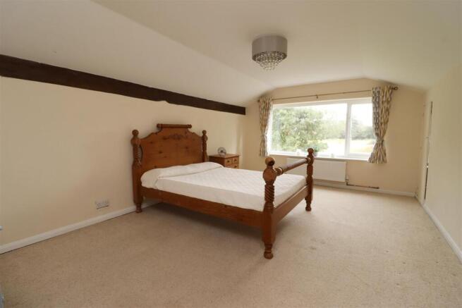 4 bed Detached to rent Image 12