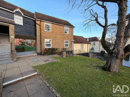 68, Cedar Court, Bishop's Stortford CM23 2HB