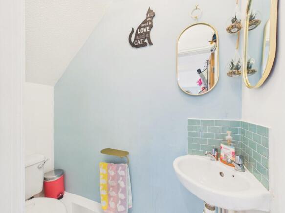 4 bed Detached for sale Image 7